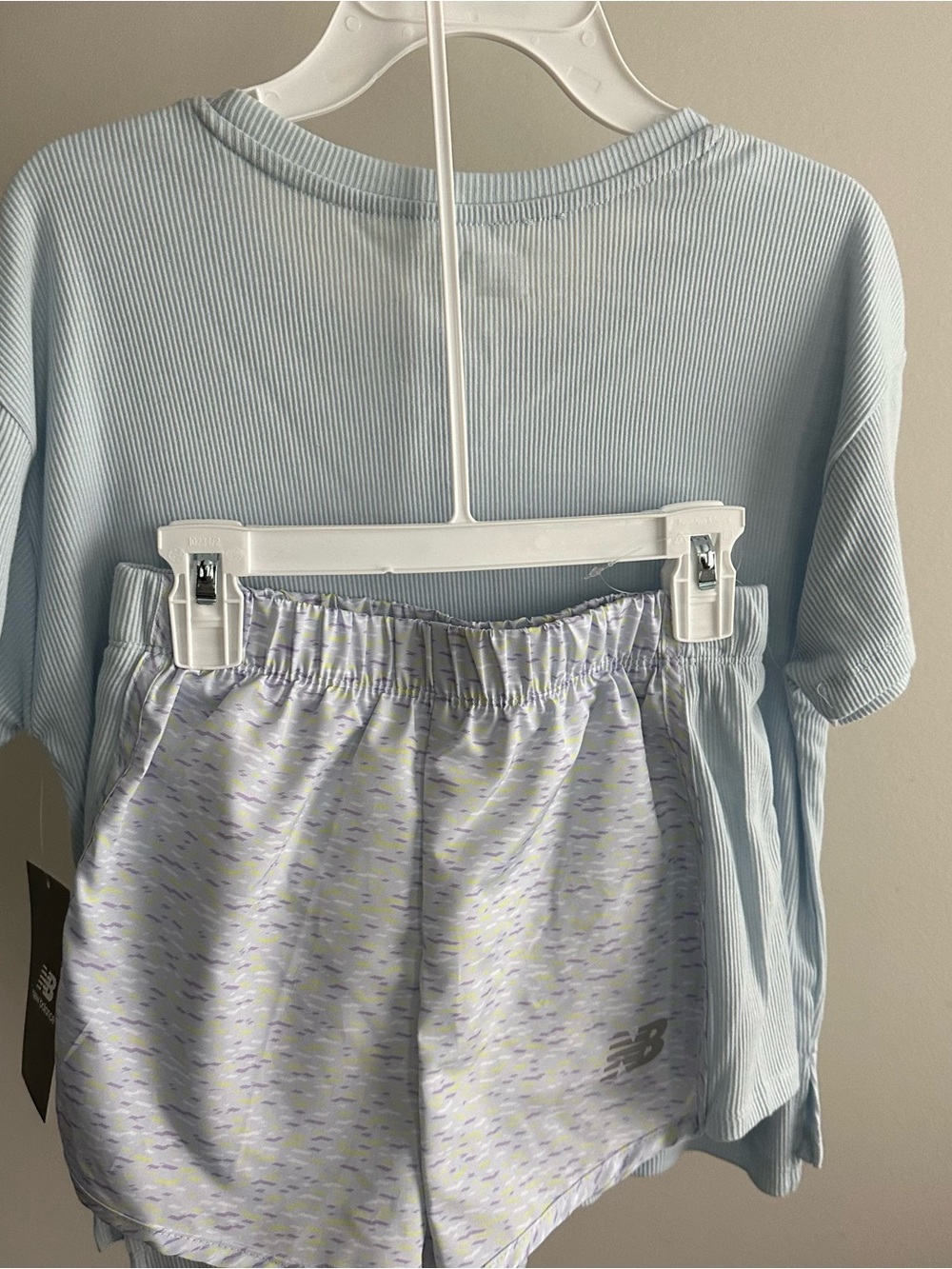 New Balance NWT Girls Ribbed Tee and Pastel Speckle Shorts Set Size 10/12